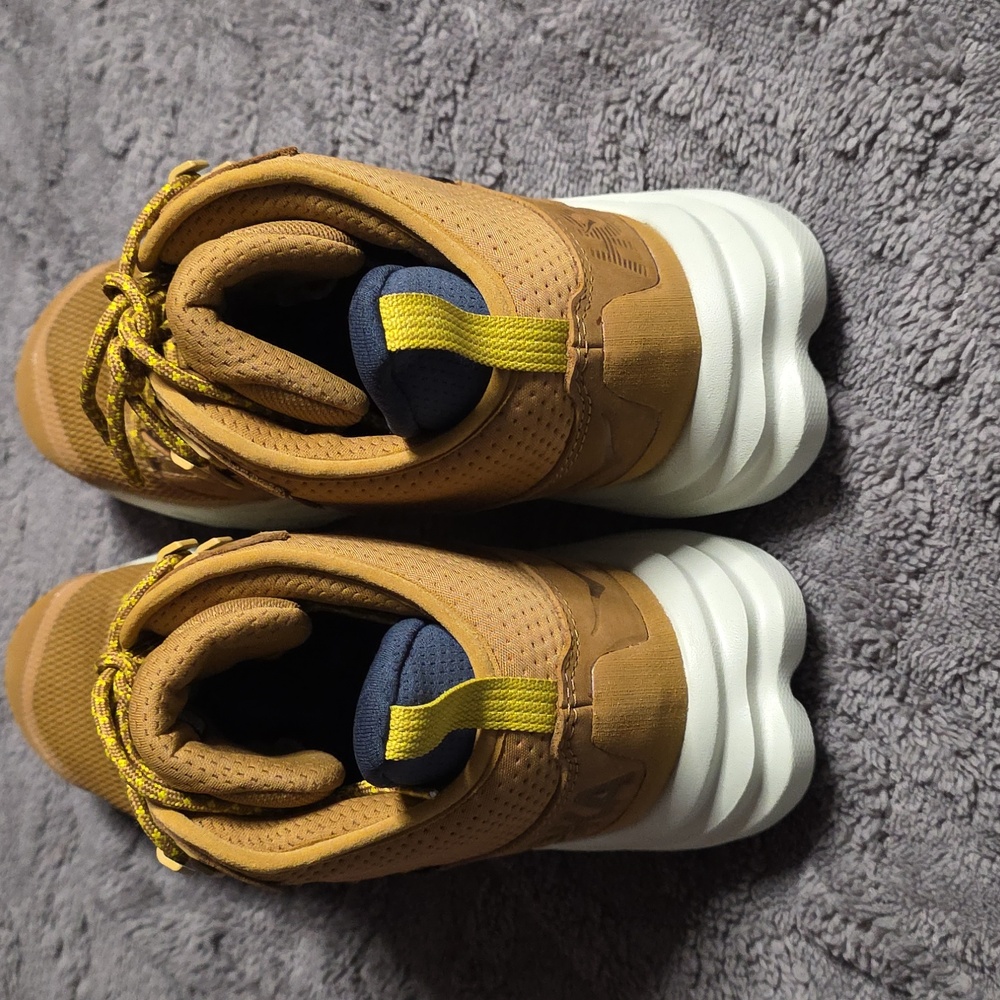 Hoka Tan and Yellow Trail Shoes - Picture 4 of 4